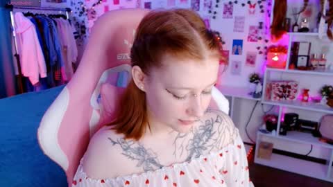 Ayla hill online show from November 10, 2025, 3:27 am