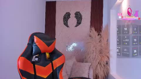 Snapshot of ayla_min chatting on July 22, 2026, 8:11 pm Ayla online show from July 22, 2026, 8:11 pm