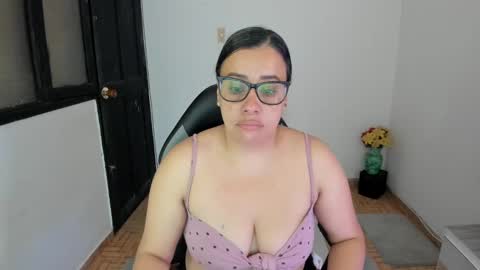 SandyMODELINDEPENDIENT online show from February 10, 2025, 2:30 am