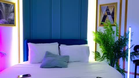 Ayla online show from October 20, 2025, 7:03 pm