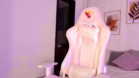 Ayleen online show from October 1, 2025, 12:33 pm