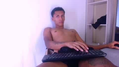 Aylen  online show from February 11, 2025, 11:33 pm