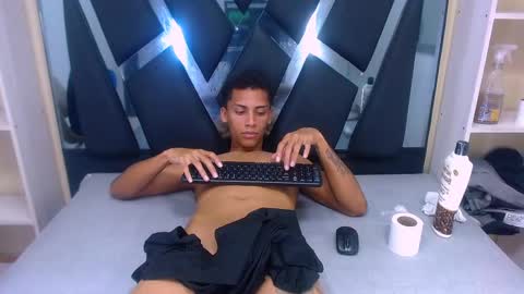 Aylen  online show from February 14, 2025, 12:51 am