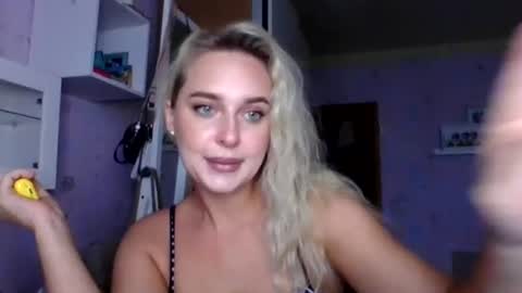 aylinn9999 online show from July 18, 2026, 12:31 pm
