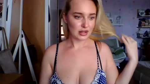 aylinn9999 online show from July 27, 2026, 2:40 am