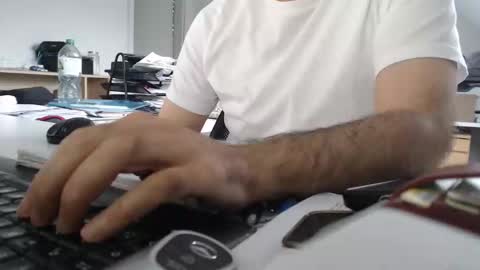 aylinniyerim online show from February 24, 2025, 3:31 pm