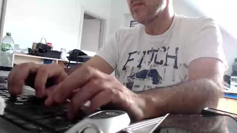 aylinniyerim online show from April 7, 2026, 12:49 pm