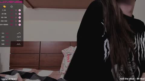 Snapshot of ayn3q chatting on December 23, 2024, 2:02 am AYNEK fansly online show from December 23, 2024, 2:02 am