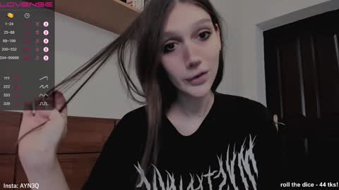 Snapshot of ayn3q chatting on January 4, 2025, 6:30 am AYNEK fansly online show from January 4, 2025, 6:30 am