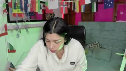 Aysha online show from June 18, 2026, 3:29 am