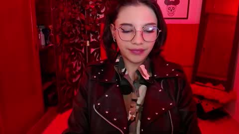 sofia online show from December 18, 2025, 12:49 am