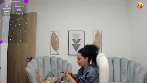 ayshel_cooperr online show from October 14, 2025, 4:02 am