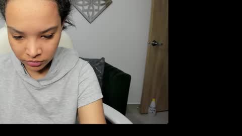 ayshel_cooperr online show from October 20, 2025, 4:02 am