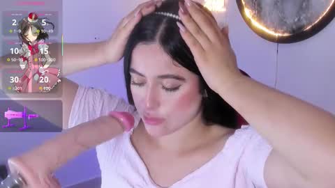 ayshel_lira online show from September 23, 2025, 2:42 pm