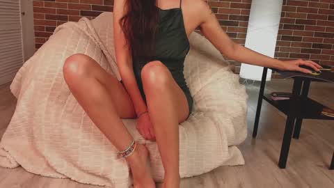 azaliaswallows online show from December 7, 2024, 12:56 pm