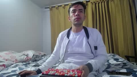 Snapshot of aziel_xxx chatting on February 11, 2025, 2:14 am AZIEL online show from February 11, 2025, 2:14 am