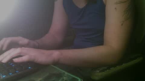 Snapshot of azinn chatting on December 3, 2025, 7:12 pm Zin online show from December 3, 2025, 7:12 pm