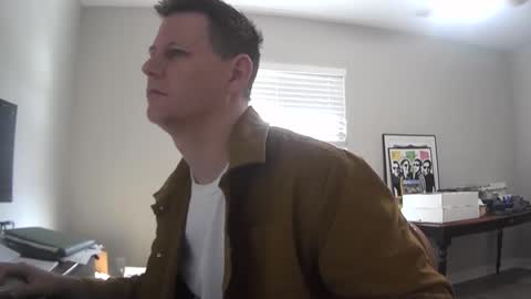 azsurfer39 online show from March 7, 2025, 4:22 pm