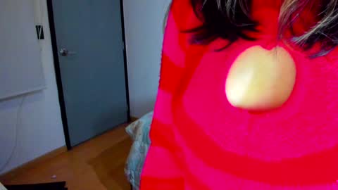 Azu Moure online show from December 24, 2024, 1:16 am