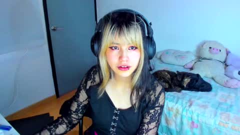 Azu Moure online show from January 14, 2025, 11:53 am