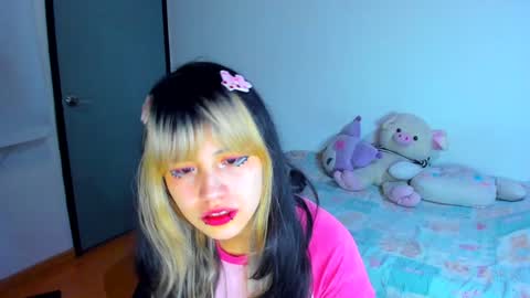 Azu Moure online show from January 18, 2025, 2:25 am