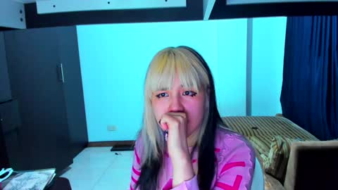 Azu Moure online show from February 1, 2025, 11:16 pm