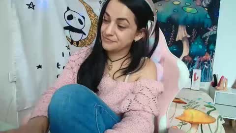 Azucena R online show from April 27, 2026, 6:39 pm