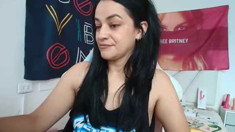 Azucena R online show from April 28, 2026, 3:50 pm
