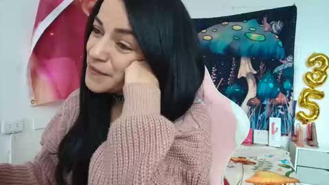 Azucena R online show from May 27, 2026, 2:47 pm