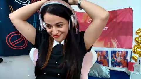 Azucena R online show from July 28, 2026, 7:39 pm