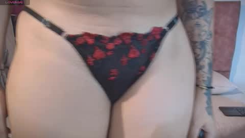 Snapshot of azul_honey chatting on May 27, 2026, 6:38 pm HONEY AZUL online show from May 27, 2026, 6:38 pm