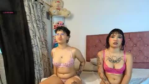 Snapshot of azul_honey chatting on July 19, 2026, 11:25 am HONEY AZUL online show from July 19, 2026, 11:25 am