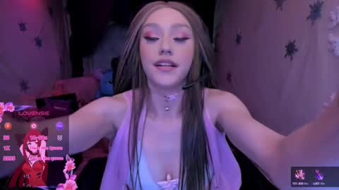 Snapshot of azul_prim chatting on March 8, 2025, 1:39 am online show from March 8, 2025, 1:39 am