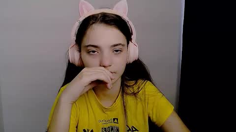 Snapshot of azumi_chan_ chatting on September 9, 2025, 11:54 am azumi_chan_ online show from September 9, 2025, 11:54 am