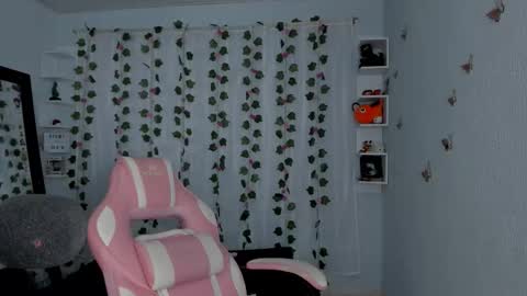 azumi saan online show from September 11, 2025, 2:44 am