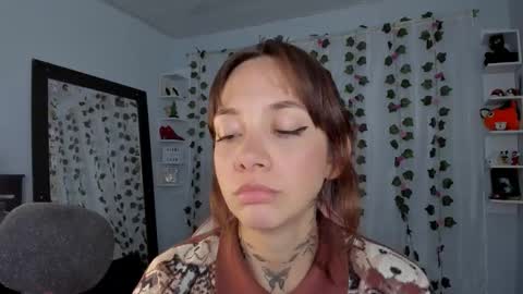 Snapshot of azumi_saan chatting on January 10, 2026, 2:35 am azumi saan online show from January 10, 2026, 2:35 am