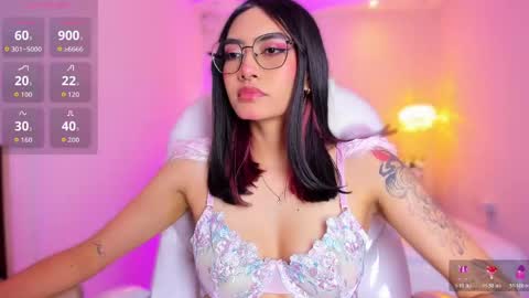 Azura online show from April 14, 2026, 7:20 pm