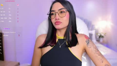Azura online show from May 8, 2026, 7:41 pm