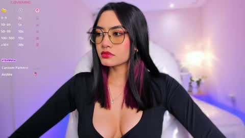 Azura online show from May 14, 2026, 7:42 pm