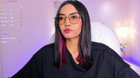 Azura online show from May 20, 2026, 7:42 pm