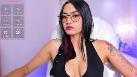 Azura online show from June 11, 2026, 8:07 pm