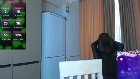 Snapshot of azure_moon chatting on January 22, 2025, 5:37 am azure_moon online show from January 22, 2025, 5:37 am