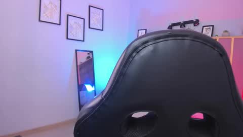 Snapshot of azurra_amatto2 chatting on October 18, 2025, 8:42 pm Azurra online show from October 18, 2025, 8:42 pm