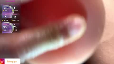 Snapshot of b0nnie_h0ney chatting on March 11, 2025, 2:32 am Lyanna online show from March 11, 2025, 2:32 am