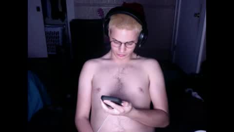 Snapshot of b8torbro chatting on January 15, 2026, 7:24 am B8torbro online show from January 15, 2026, 7:24 am