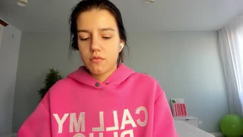 Monica online show from September 20, 2025, 12:44 am