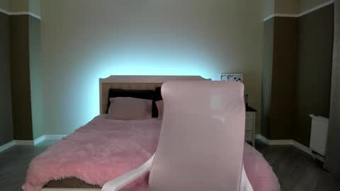 Monica online show from October 13, 2025, 12:43 am