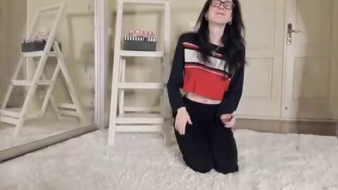 babby_jewel online show from February 1, 2025, 11:10 am