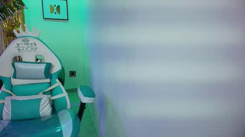 Snapshot of babe_kiitty chatting on December 19, 2025, 11:50 am babe_kiitty online show from December 19, 2025, 11:50 am