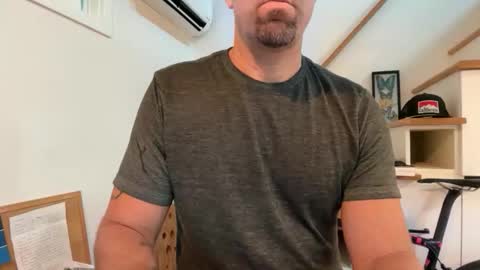 Snapshot of babeheater chatting on December 21, 2025, 8:27 pm babeheater online show from December 21, 2025, 8:27 pm